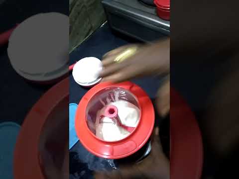 Vannilla Ice Cream Using Tupperware