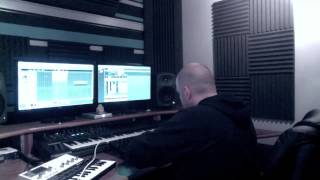 DJ Y.O.Z. testing the Nektar Panorama P1 (Studio Video)