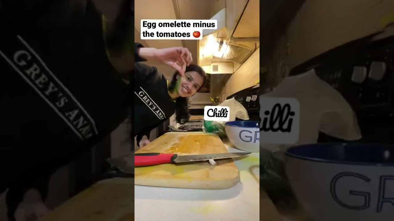 Egg shaped like a moon 🥚 🌝. #shorts #foodgasm #yummy #omelette #breakfast #tasty #love #tummyfull