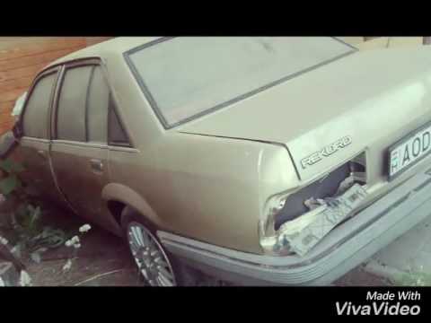 Elhagyatott opel rekord.