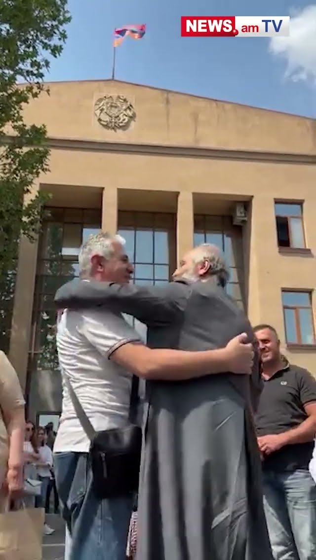 Բագրատ Սրբազանը ժամանեց դատարան