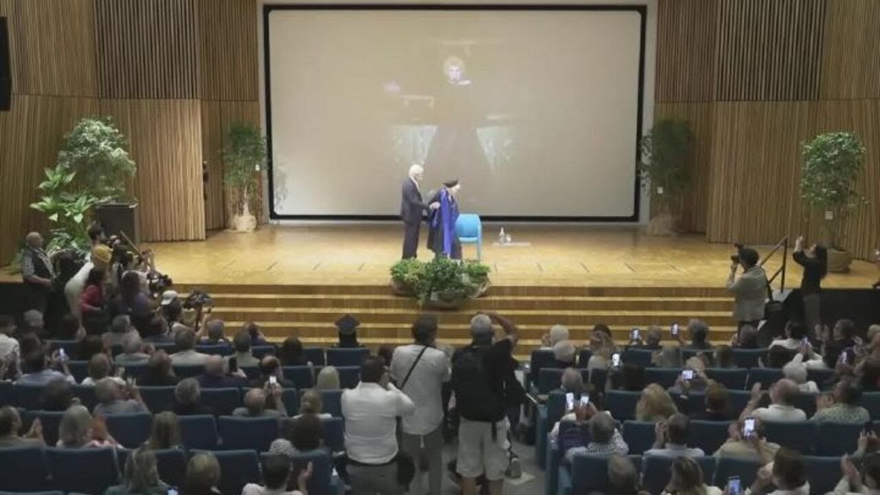 Addio Ornella Vanoni, eccola alla laurea Ad Honorem a giugno: Io cialtrona, non ho mai studiato