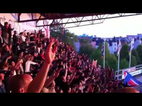 Daniel Andersson eldar igång klacken med "Om jag hade vingar som örnen" 2011-05-20