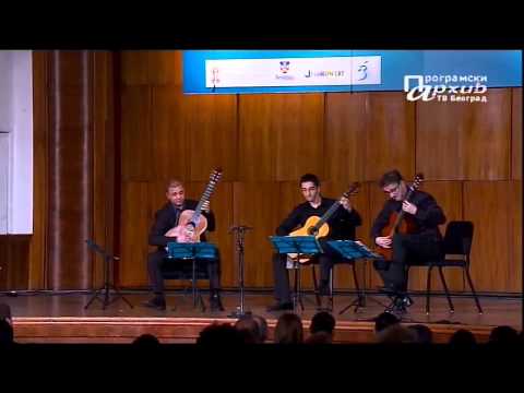 Amicus trio - W. A. Mozart - Eine kleine nachtmusik: III Menueto