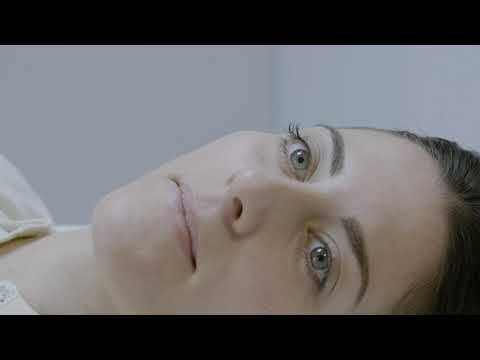 Présentation par le Dr Hunsinger de l'intervention Hydrafacial à la clinique de chirurgie esthétique Rive Droite Paris Étoile.