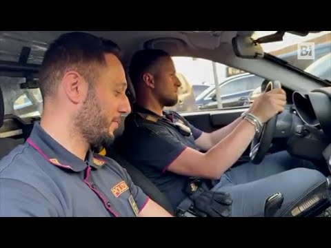 Milano, poliziotto accoltellato più di un anno fa: torna in servizio Christian Di Martino