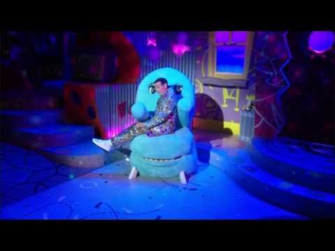 download lagu mp3 mp4 Pee Wee Toilet, download lagu Pee Wee Toilet gratis, unduh video klip Pee Wee Toilet
