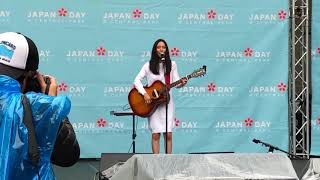 Kana Uemura croons &quot;Goddess of the Toilet&quot; (トイレの神様）