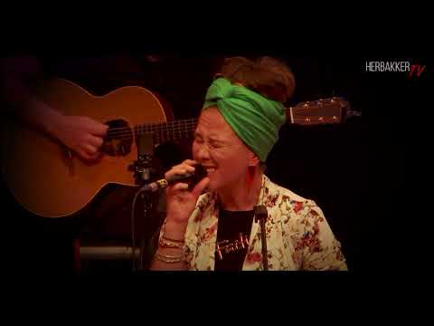 Liz Aku - Georgia (Emily King)