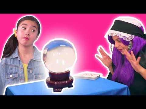 Fortune Teller Malice 🔮 Lilliana Needs Help Inventing Things - Princesses In Real Life | Kiddyzuzaa