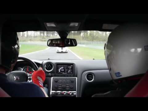 Nürburgring Nordschleife - Nissan GT-R R35 vs Porsche 911 GT3