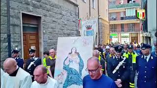 i-vigili-del-fuoco-e-la-tradizionale-alzata-del-pannetto-ad-avellino
