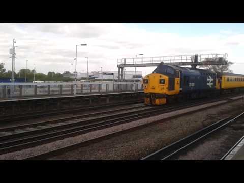 Network Rail DBSO 9708 TnT 37025 'Inverness TMD' passing Paddock Wood 13/4/17