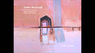 Helle Brunvoll sings