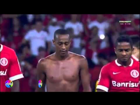Fabrício faz 'gestos obscenos' para torcida! - Internacional 1x0 Ypiranga