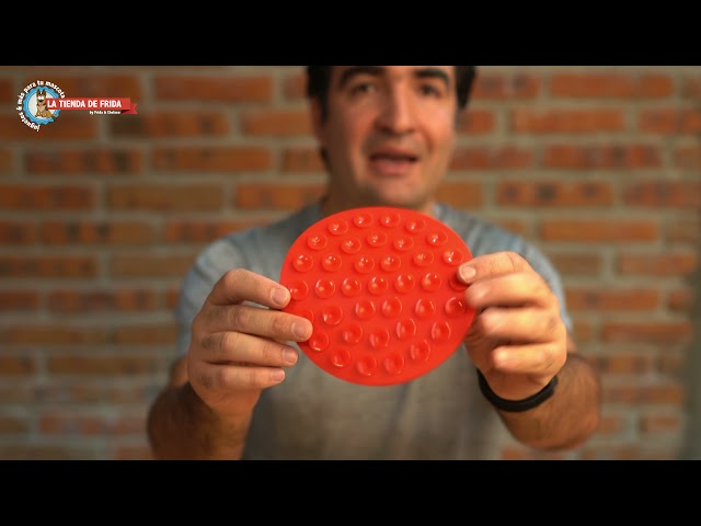Vídeo relacionado con Licky Mats para Perros y Gatos, tapetes para lamer con ventosas para aliviar la ansiedad del Perro, Almohadilla de Mantequilla de maní para Reducir el aburrimiento, alimentador Lento para Perros para
