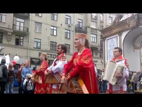 Russian Balalaika (балалайка) & Folk songs - Day of Moscow [Москва, Россия]
