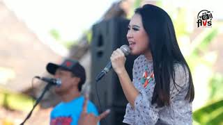 Download lagu Rena KDI Tiada Guna Adella Live 2017 mp3