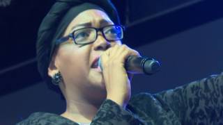 Ntokozo Mbambo - Anointed South African worship songs LIVE at Omega Fire Ministry Johannesburg