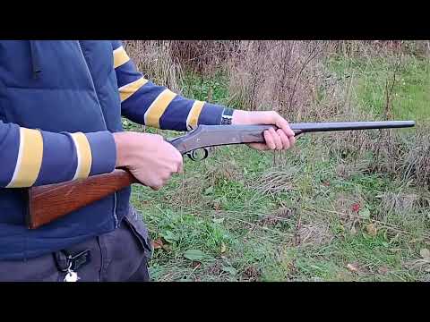 Herrington & Richardson 12 bore shotgun £10