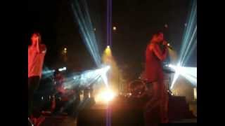 Rizzle Kicks - Travellers Chant Live