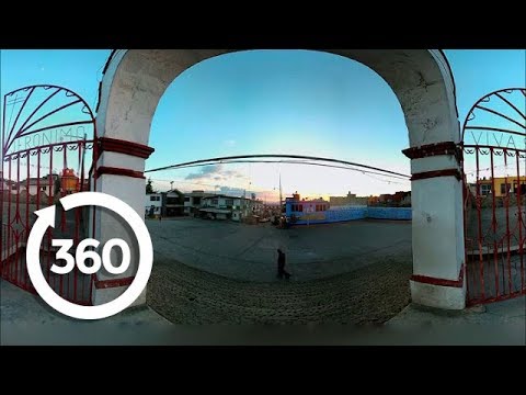 The Sunset Steps of Acazulco | Mexico City, Mexico 360 VR Video | Discovery TRVLR