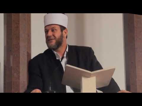 Drejtoresha ekstremiste e shkollës në Gjakovë - Hoxhë Metush Memedi