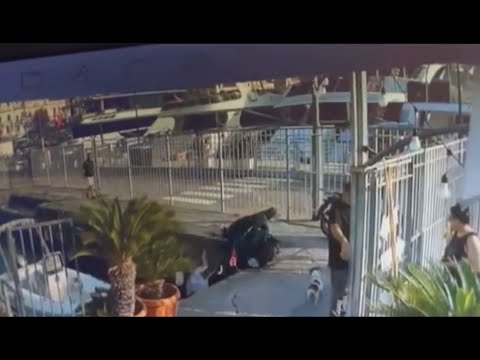 Castellammare di Stabia - Finisce in mare con il motorino (03.08.22)