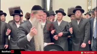 Download lagu Wedding of the son Rav Binyumen Eisenberger shlita, Rov Beis Medrash Heichel HaTefilah mp3