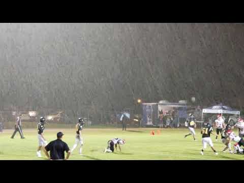 2018.10.19 Nice tackle by Big Joe Robinson.