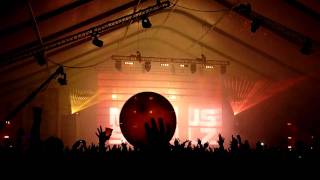 Markus Schulz playing Mr. Pit - Sky Traffic (Live @ Nocturnal Festival 2010)