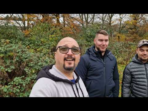 Apicultura românească în Anglia se extinde. Vă fac cunoștință cu doi viitori buni apicultori.