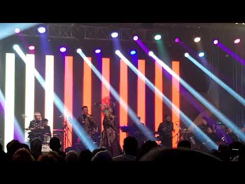 HEDI YUNUS ft MELLY GOESLAW - PRAHARA CINTA + HANYA MEMUJI [CLOSING KONSER BERDUA]