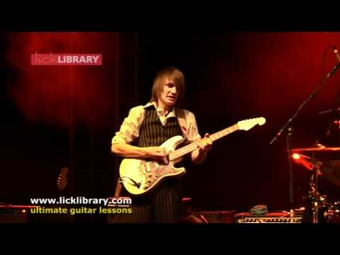 Oli Brown Band - Helping Hand - Live At The Astoria - Licklibrary