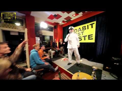 Die BESTE Show - Opening & King of Latte Chor im Café Moabit