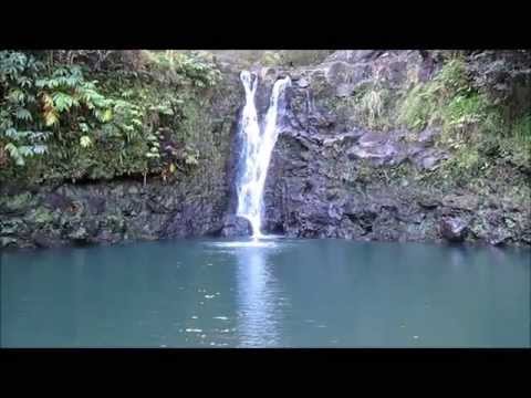 Road to Hana- Puohokamo Falls Cliff Jumping