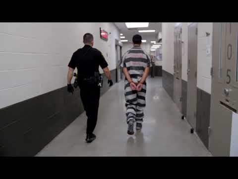 E15M DUI Festnahme Teenager in Handschellen