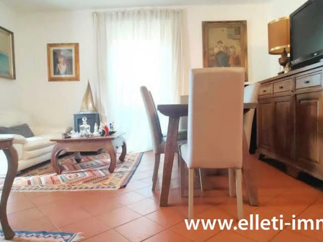 MONTIGNOSO - ZONA DEBBIA - Porzione di bifamiliare disposta su due livelli con giardino esclusivo d