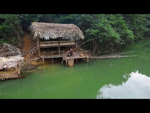 Build a Fishing Deck for a River Shelter : Survival Alone | EP.183