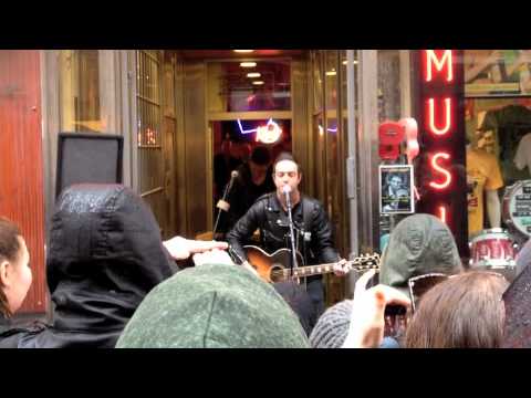 Geraldine - Glasvegas acoustic gig at Götgatan, 28th of march 2012