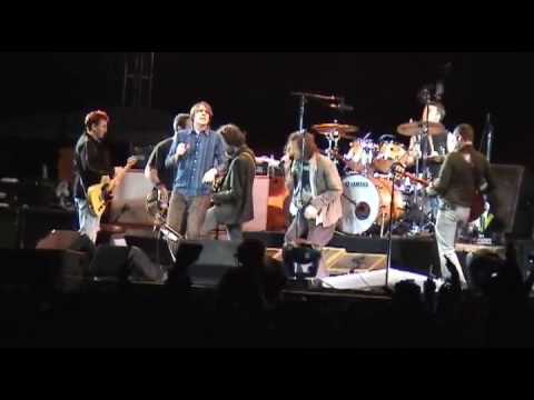 Pearl Jam w/ Mudhoney -  Kick Out The Jams