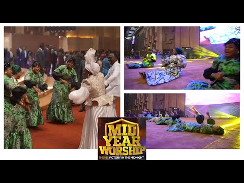 Earth-shaking Praise by LILLIAN NNEJI at #MidYearWorship2025 #Dunamis