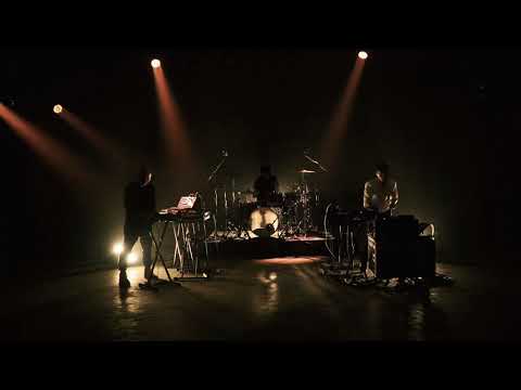 TWICE(트와이스) "Heart Shaker" M/V