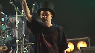Pidżama Porno „Antifa” (Festiwal „Przystanek Woodstock”, Kostrzyn n. Odrą, 2001 rok) – kampania „Muzyka Przeciwko Rasizmowi”.