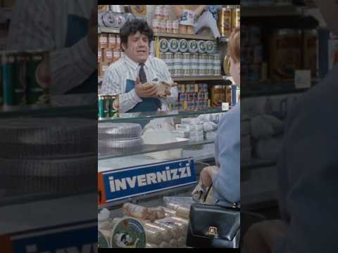 Franco e Ciccio all'alimentare: il formaggio...che scappa! 😂| L'oro del mondo | #film #shortsitalia