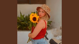 Me Voy Music Video