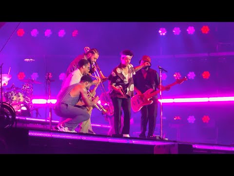 Bruno Mars - Uptown Funk (Tokyo 2024-01-11)