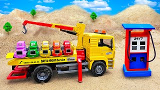 Crane truck rescue dump truck accident and play with Lightning McQueen on the sand - Toy car story