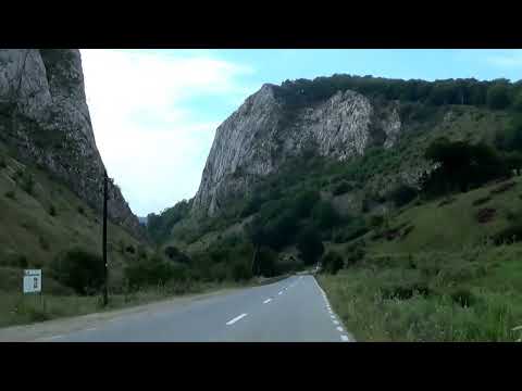 Passing through the VALISOAREI GORGE (Transylvania, Romania)