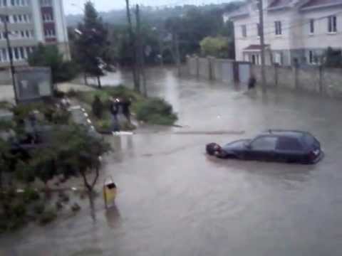 MOV0049 inundatia de la buicani vechi 174 canecinaia